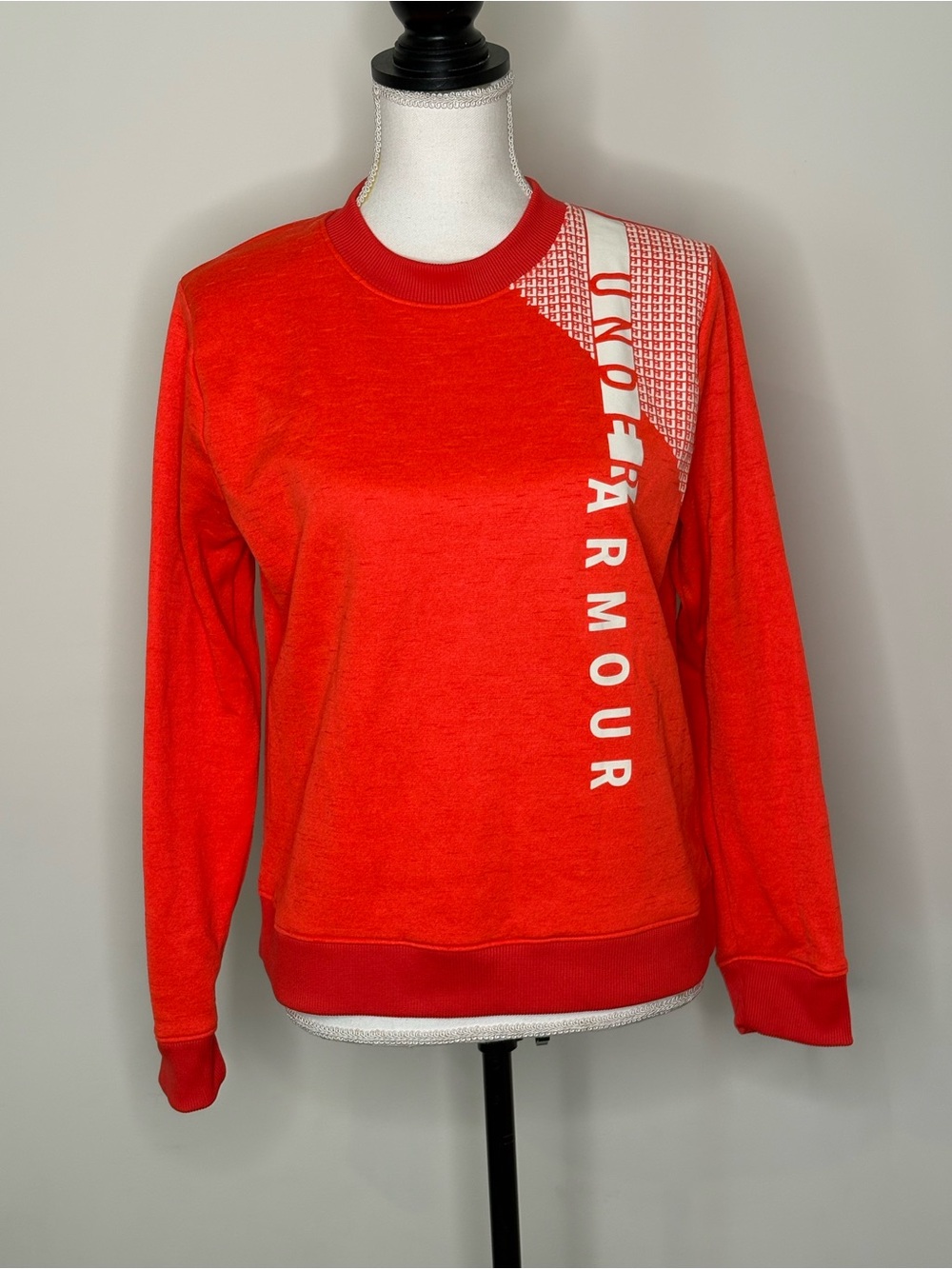 Under Armour ColdGear Women’s Red Graphic Crewneck Sweatshirt Athletic Y2K